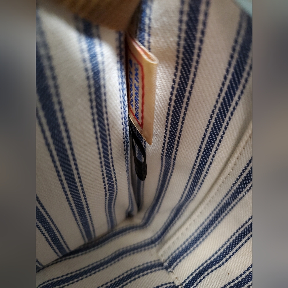 Dooney & Bourke Tote - Picture 12 of 13